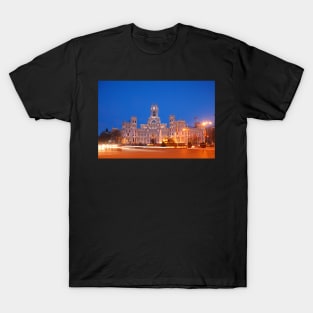 Palacio de Cibeles or Palacio de Comunicaciones, Plaza de Cibeles, Madrid, Spain, Europe T-Shirt